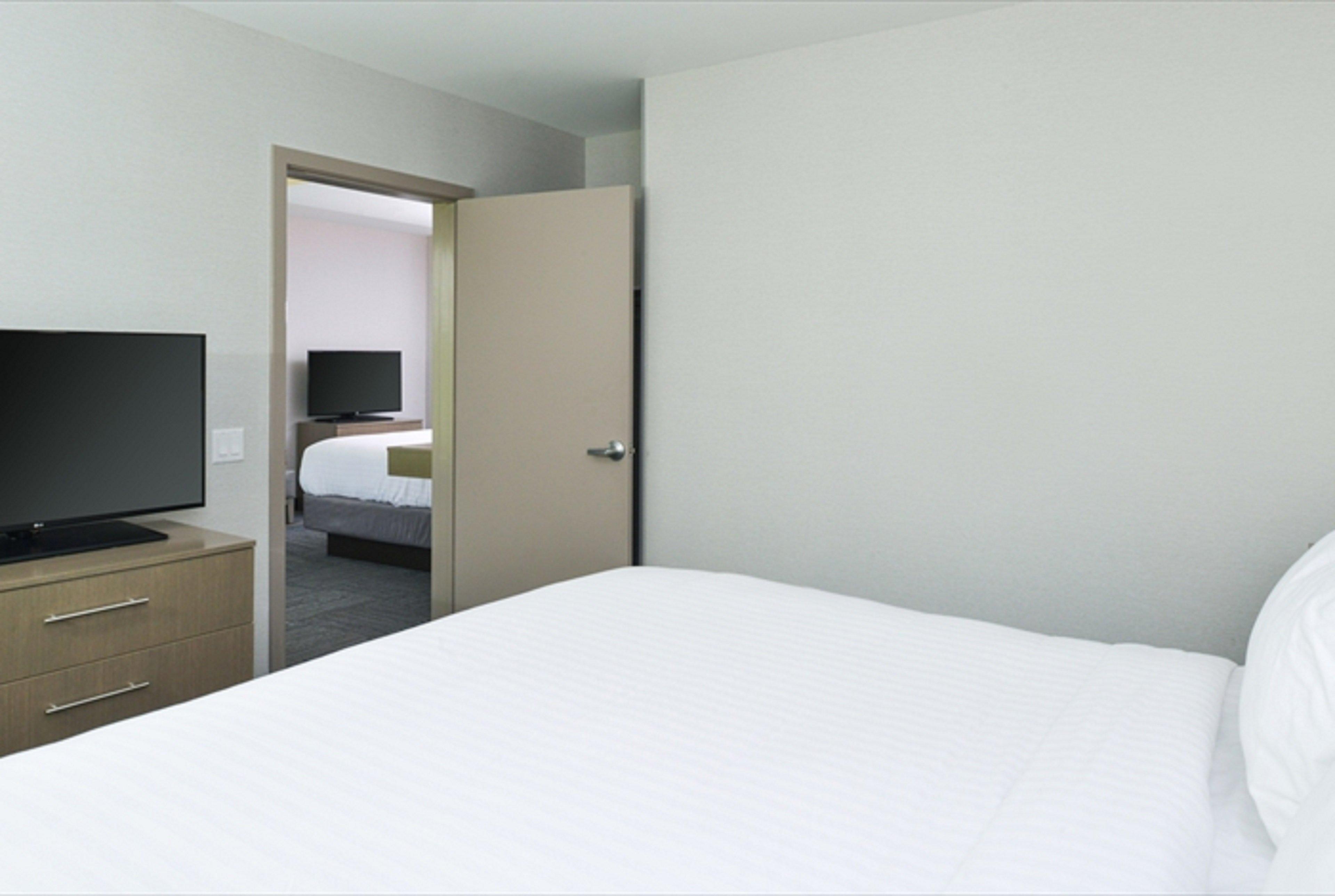 Express & By Ihg Hotel 3*