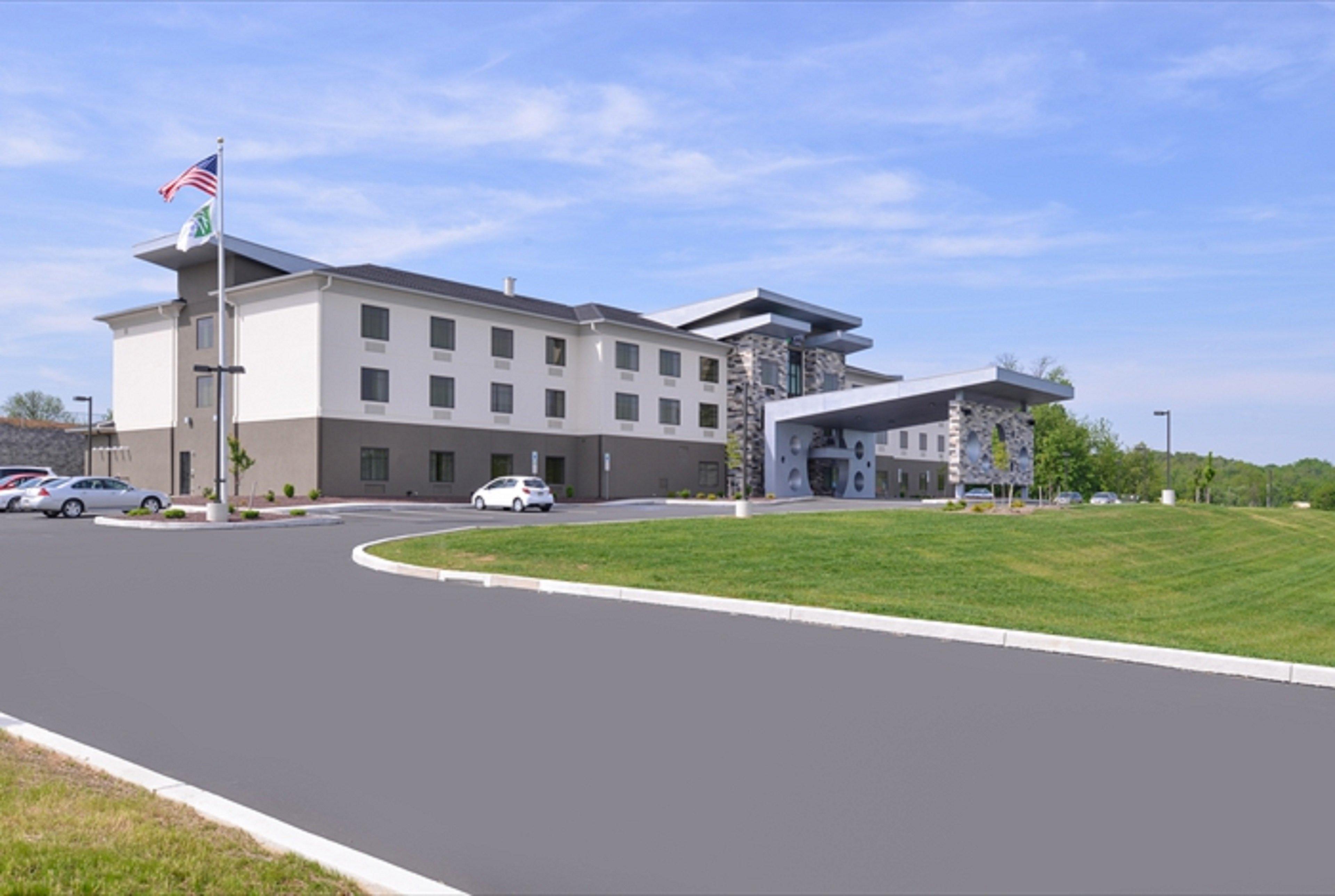 Express & By Ihg Shippensburg