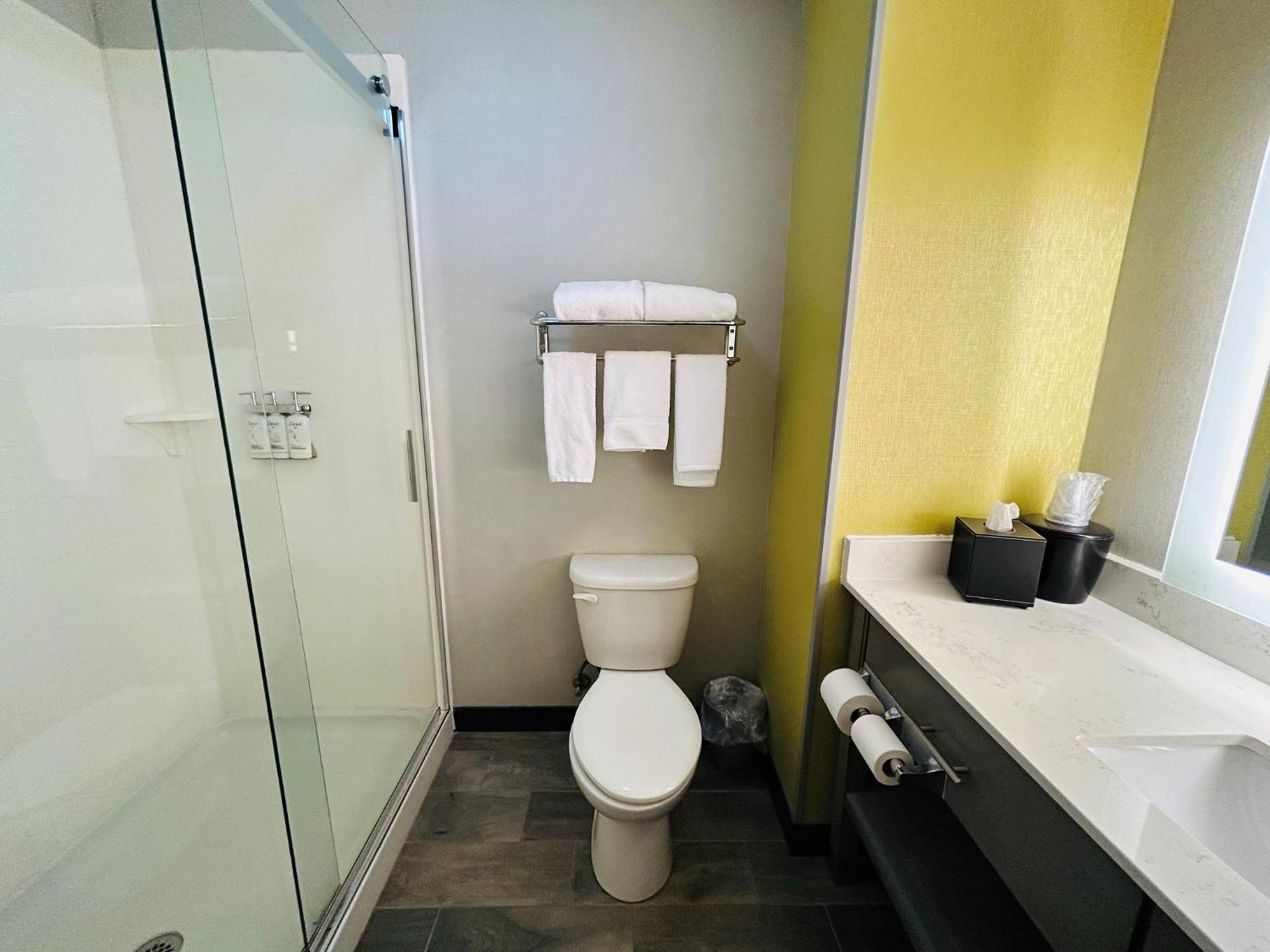 Hotel Express & By Ihg 3*