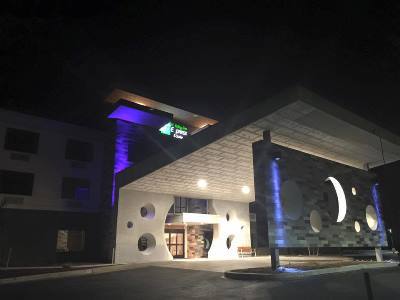 Hotel Express & By Ihg