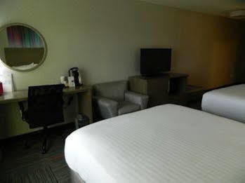 Express & By Ihg 3*