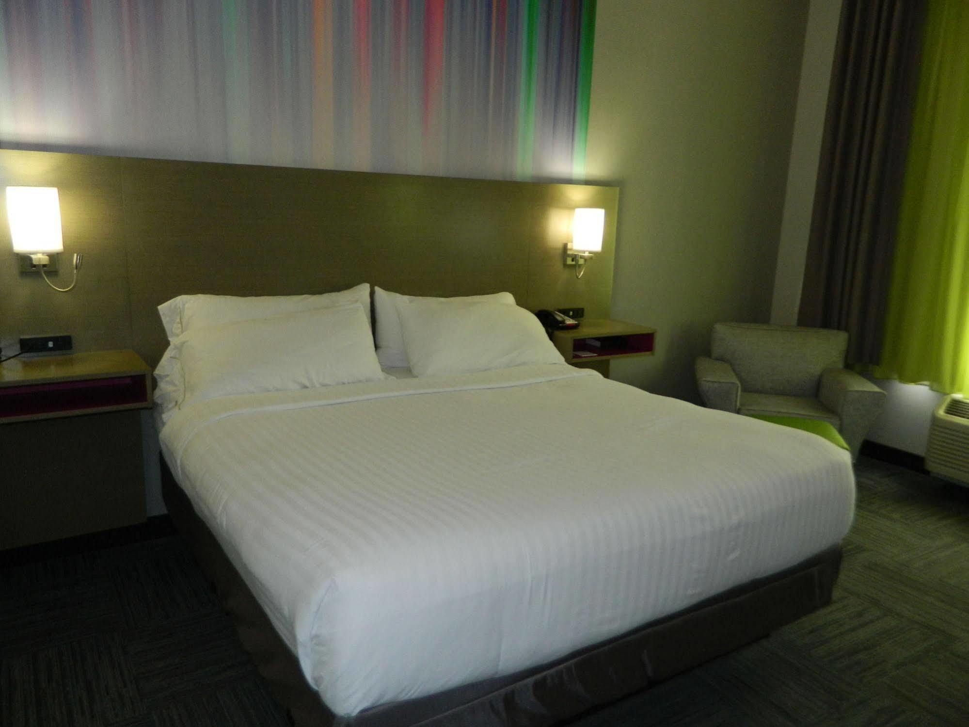 Express & By Ihg Shippensburg