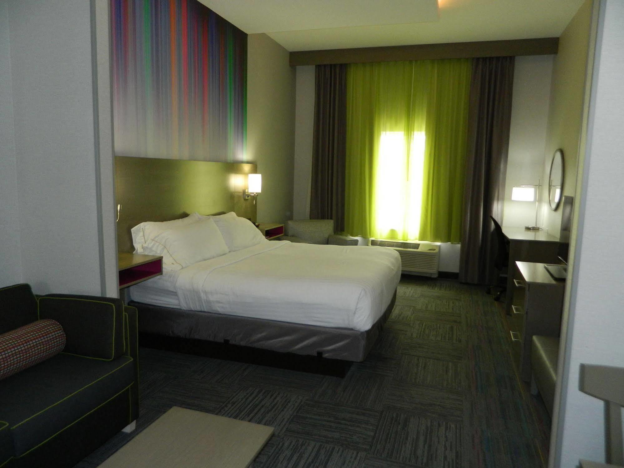 Hotel Express & By Ihg 3*