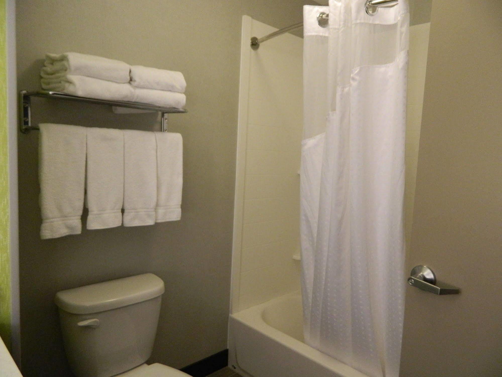 Express & By Ihg 3* Shippensburg